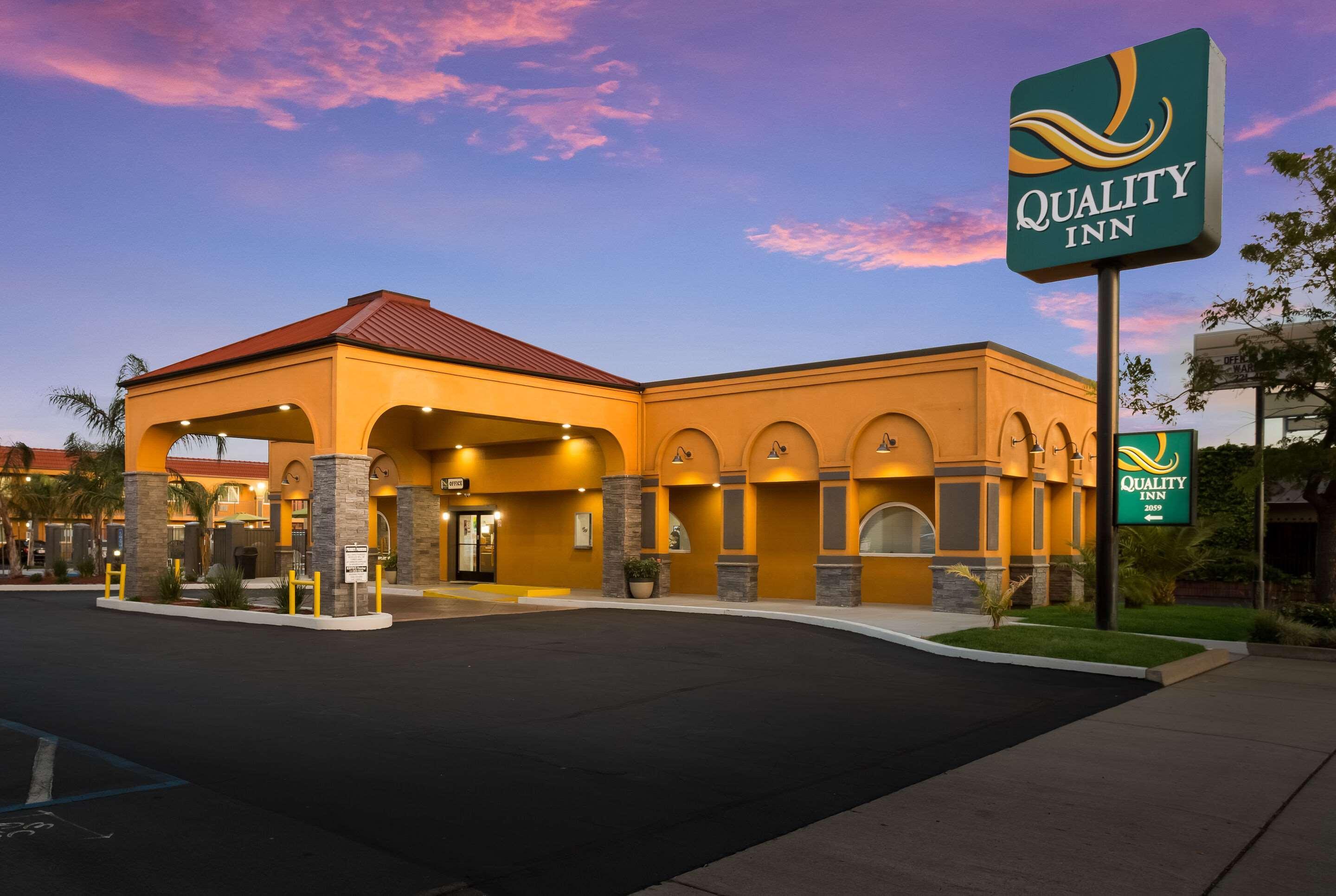 Quality Inn Redding Near I-5 Eksteriør billede